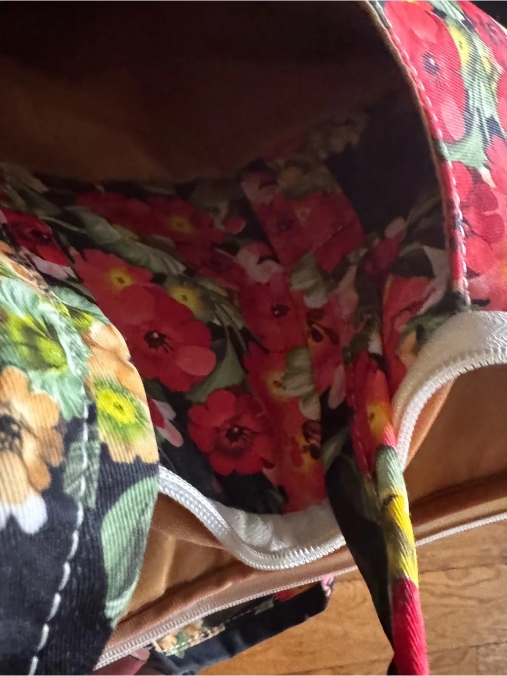 Dashee Pinrose floral Laptop case NWOT w/ strap soft interior